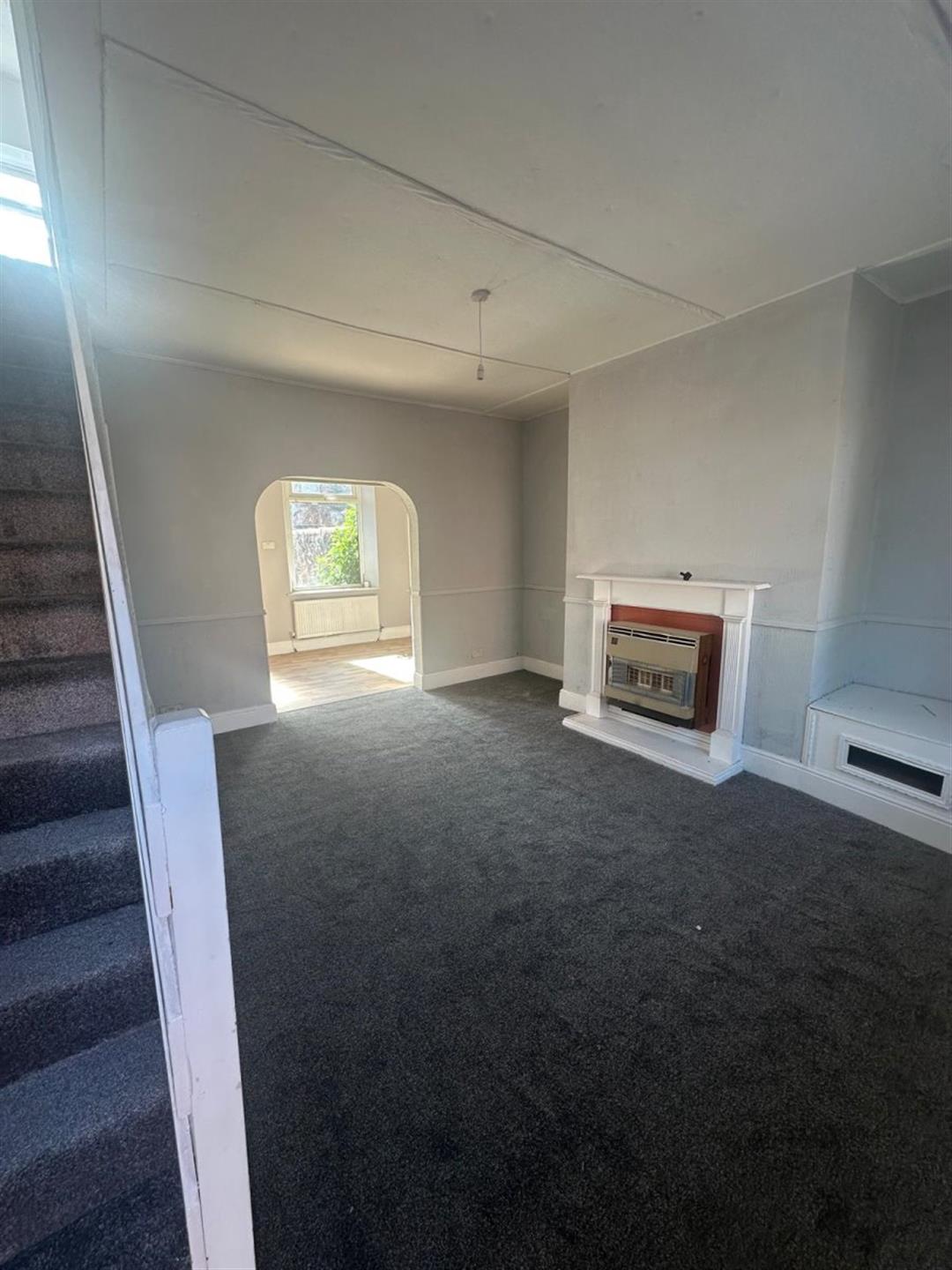 2 bedroom terraced house To Let in Southmoor - photograph 3.