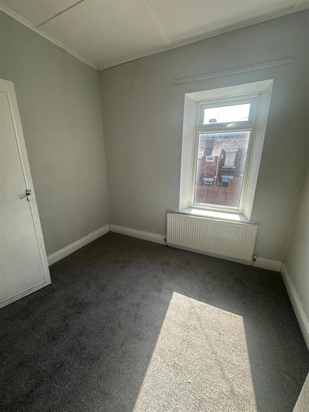 2 bedroom terraced house To Let in Southmoor - photograph 8.