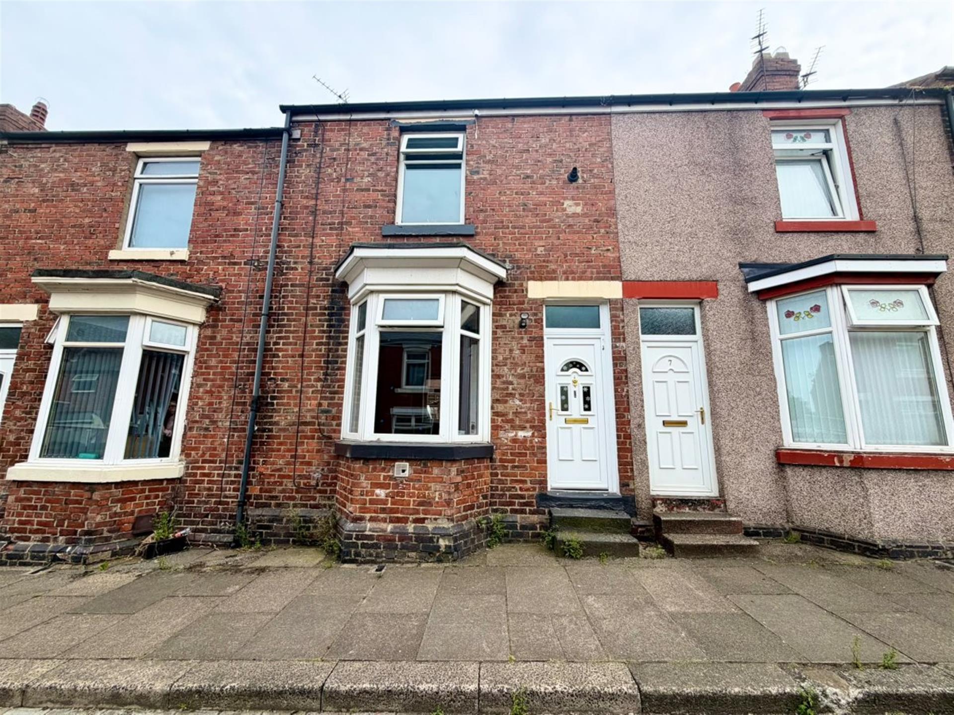 2 bedroom terraced house To Let in Shildon - Main Image.