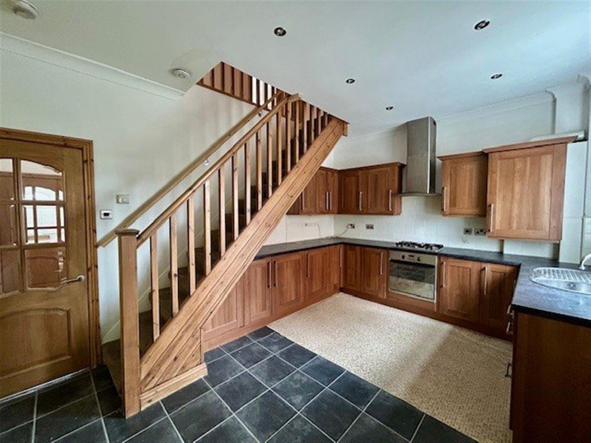 2 bedroom terraced house To Let in Bishop Auckland - photograph 3.