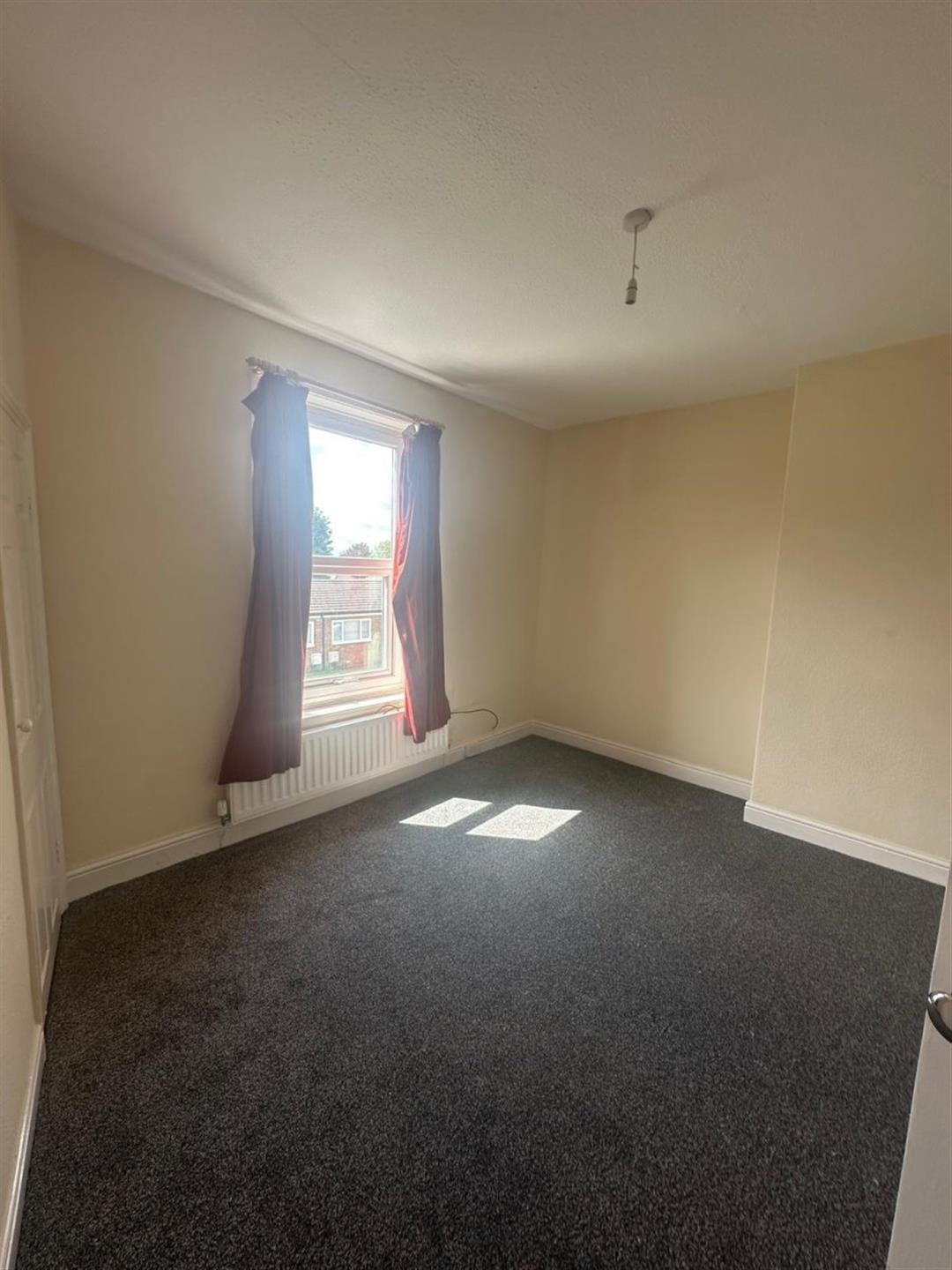 2 bedroom terraced house To Let in Chilton - photograph 5.