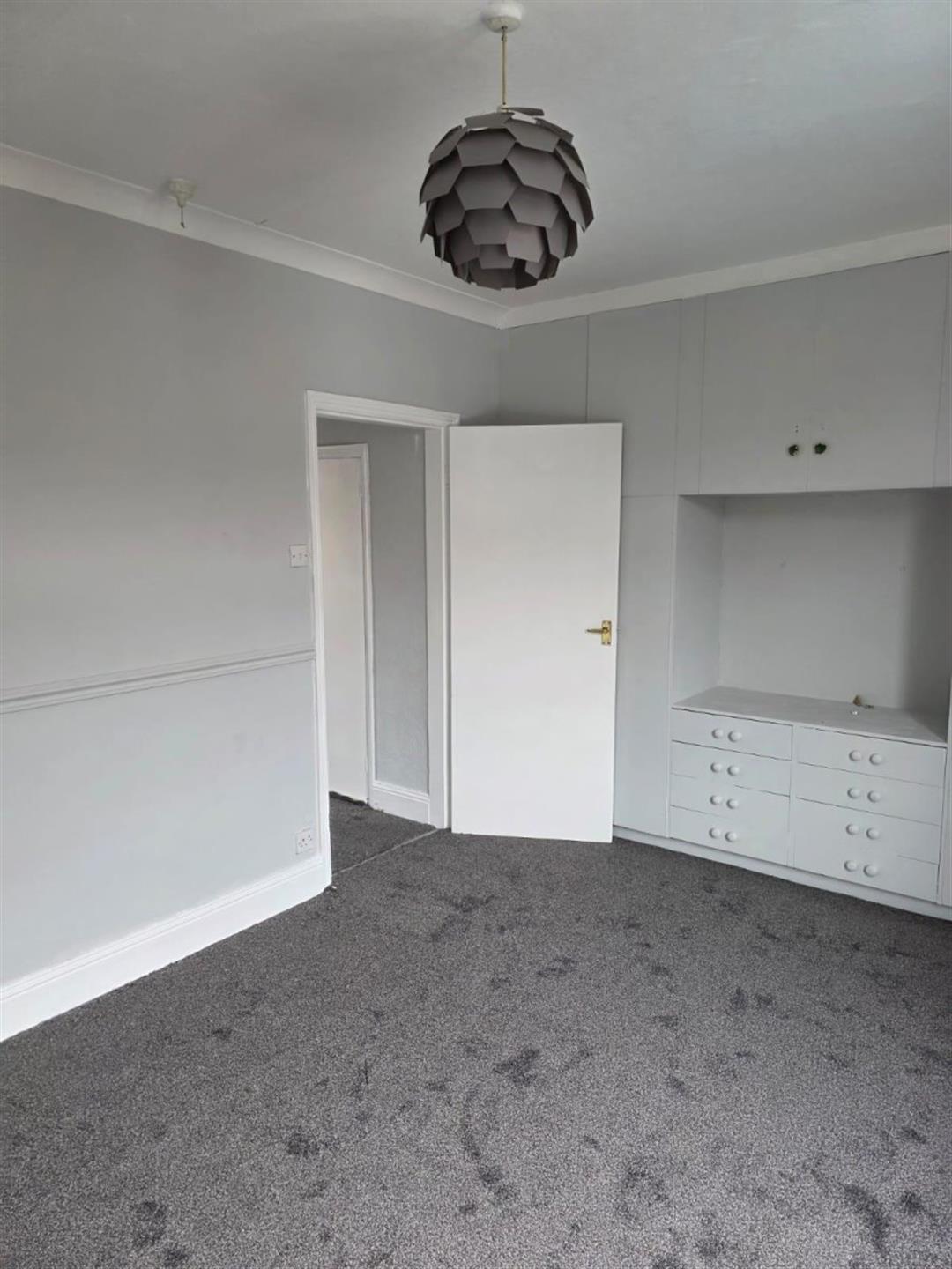 2 bedroom terraced house Let Agreed in Shildon - photograph 4.