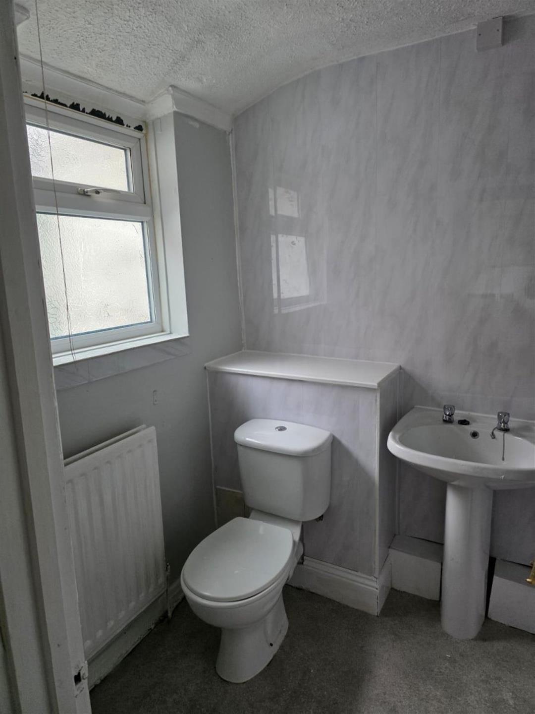 2 bedroom terraced house Let Agreed in Shildon - photograph 8.