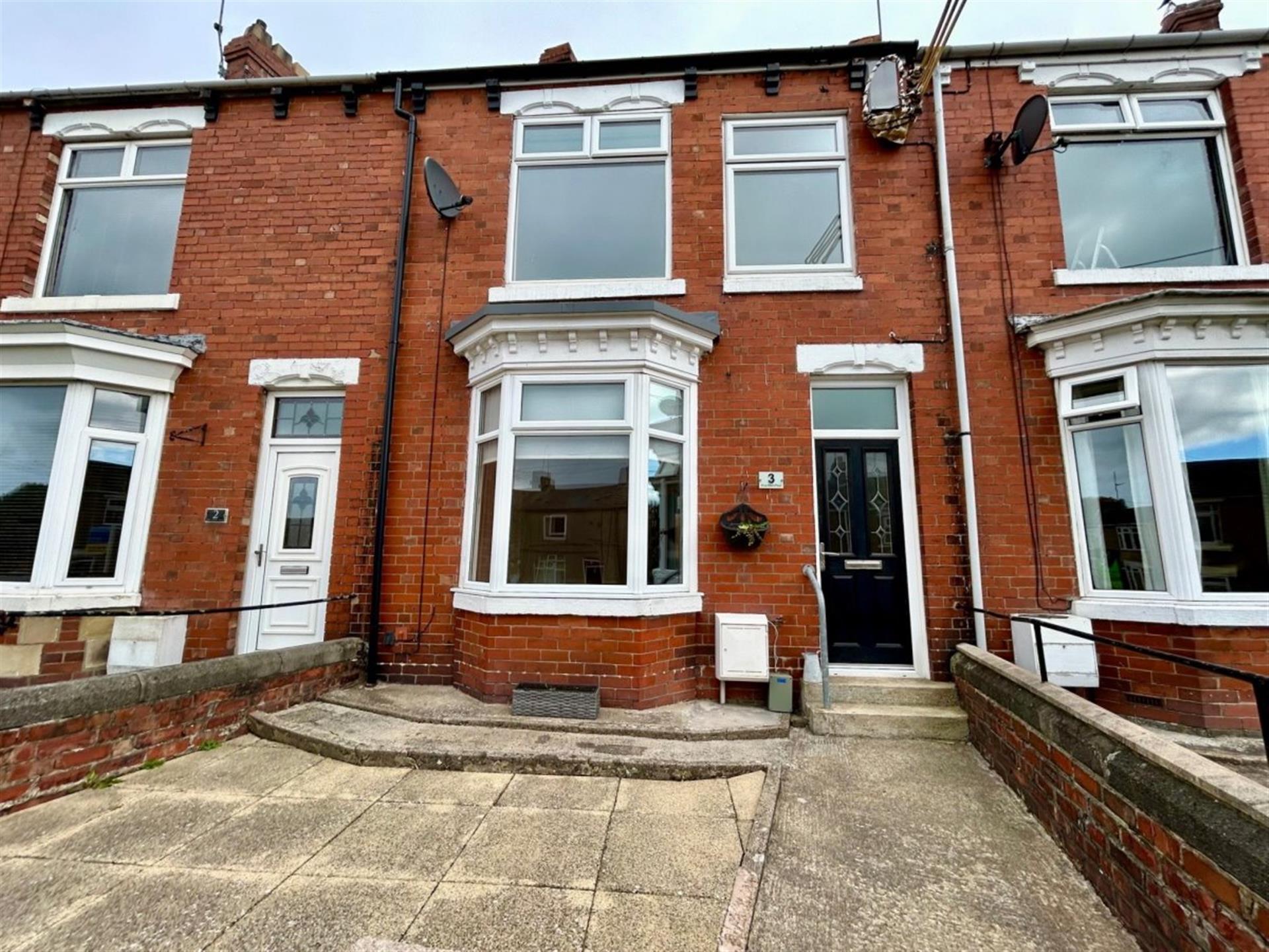 3 bedroom terraced house To Let in King Albert Place - Main Image.