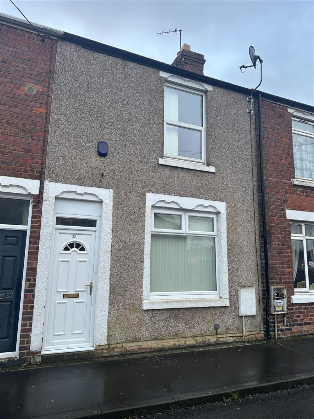 2 bedroom terraced house To Let in Chilton - Main Image.