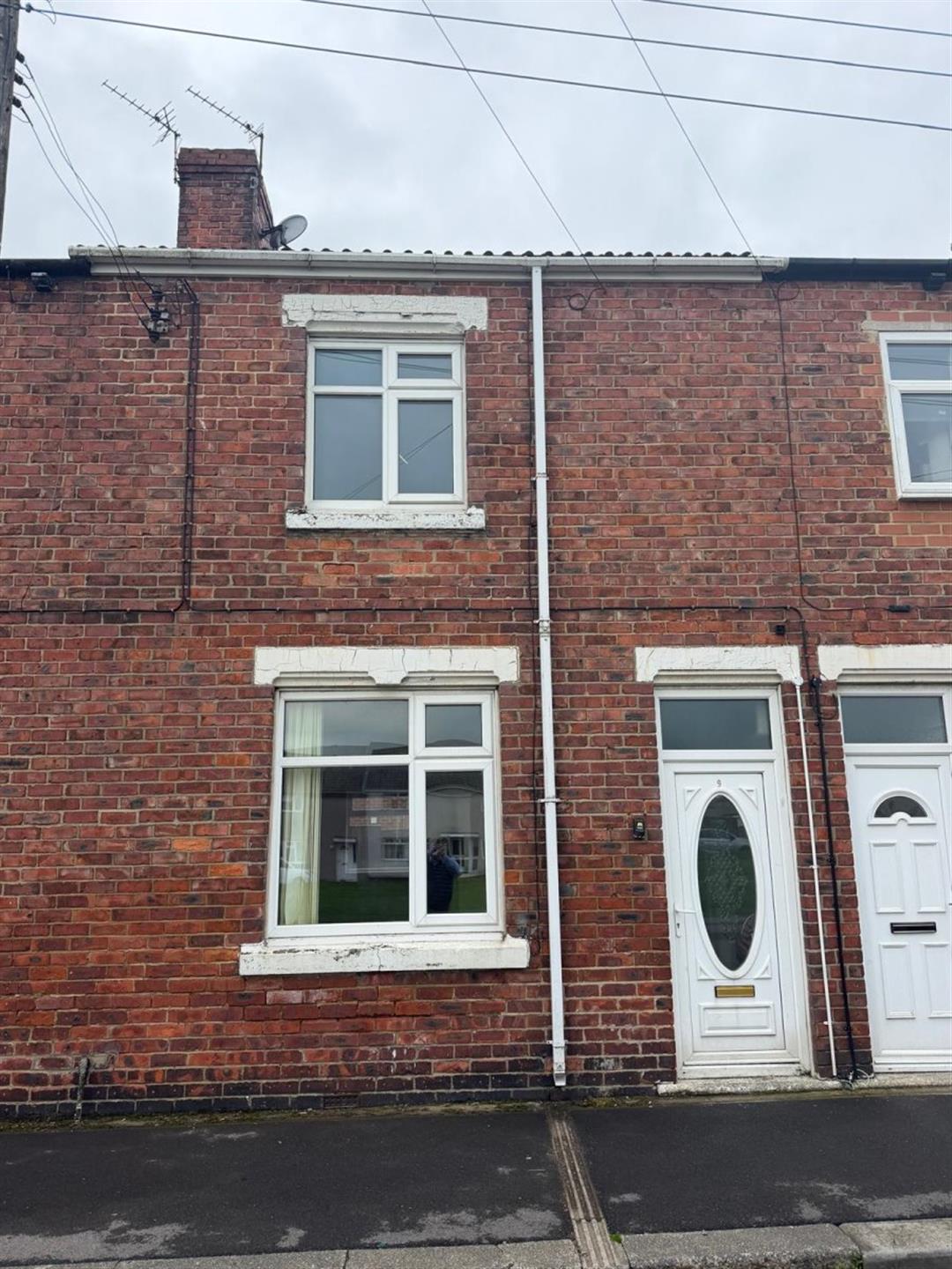 2 bedroom terraced house To Let in Coundon - Main Image.