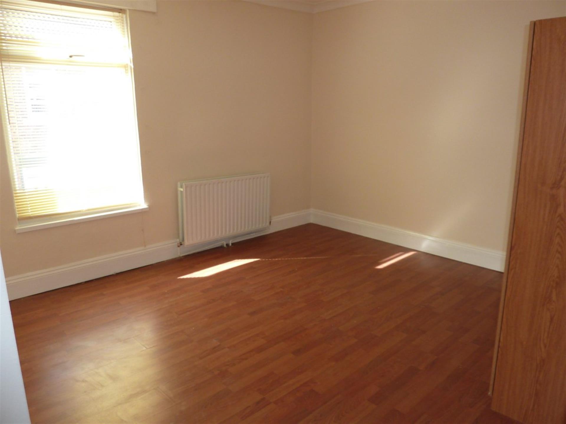 3 bedroom terraced house To Let in Bishop Auckland - photograph 5.