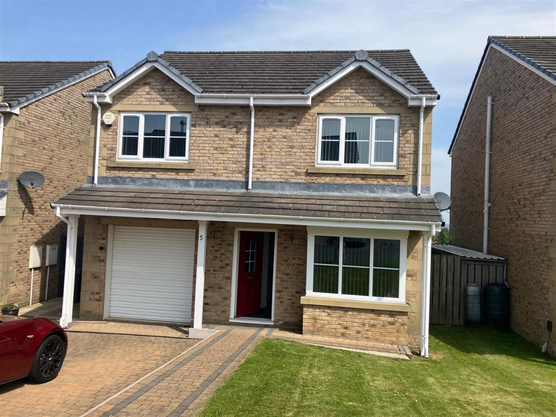 4 bedroom detached house To Let in Toft Hill - Main Image.
