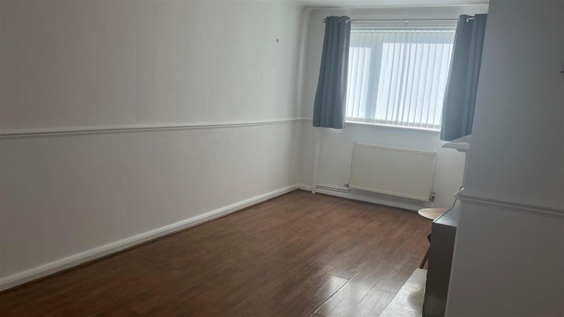 2 bedroom semi-detached house To Let in Bishop Auckland - photograph 2.
