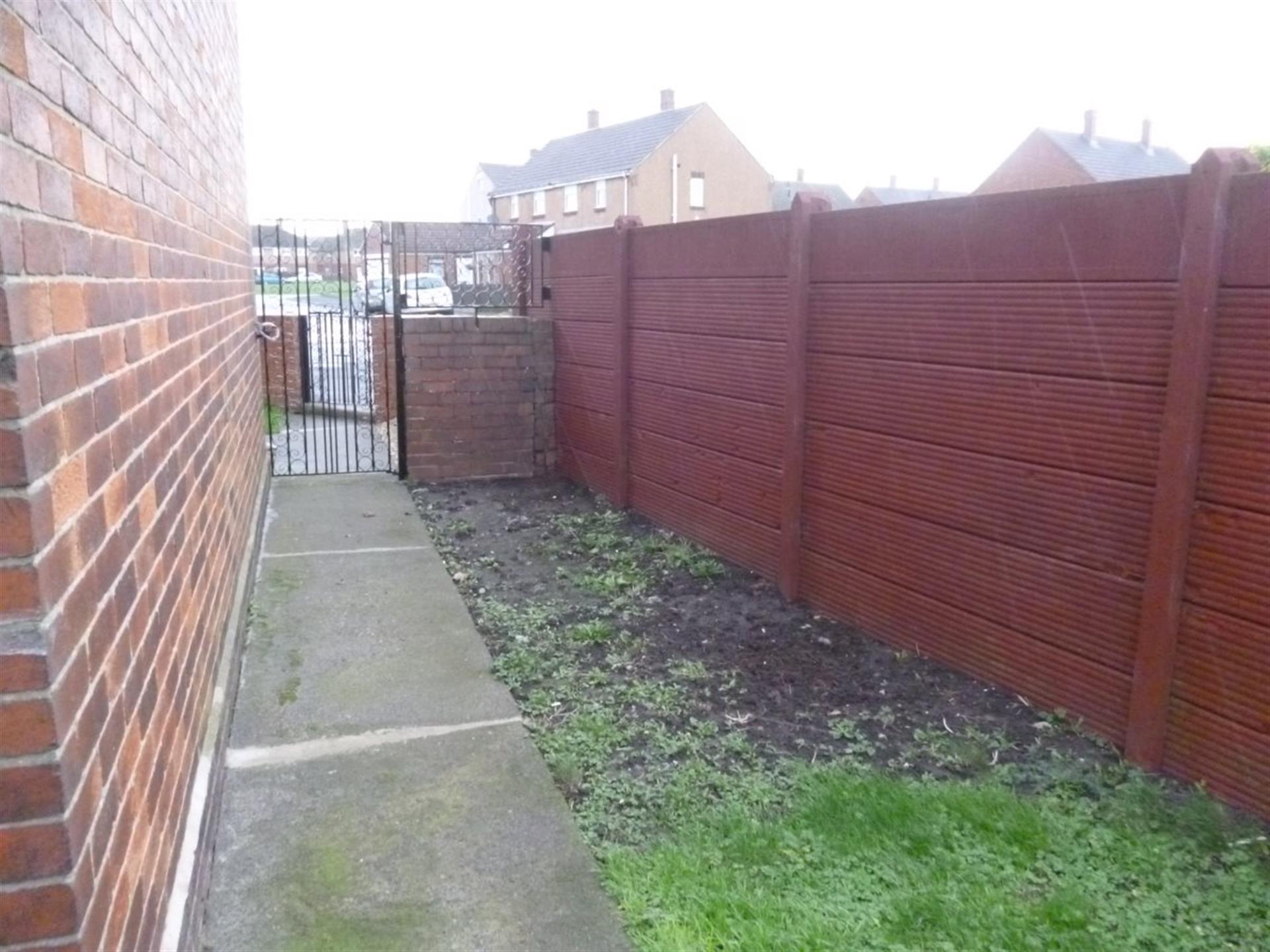 2 bedroom semi-detached house To Let in Bishop Auckland - photograph 6.