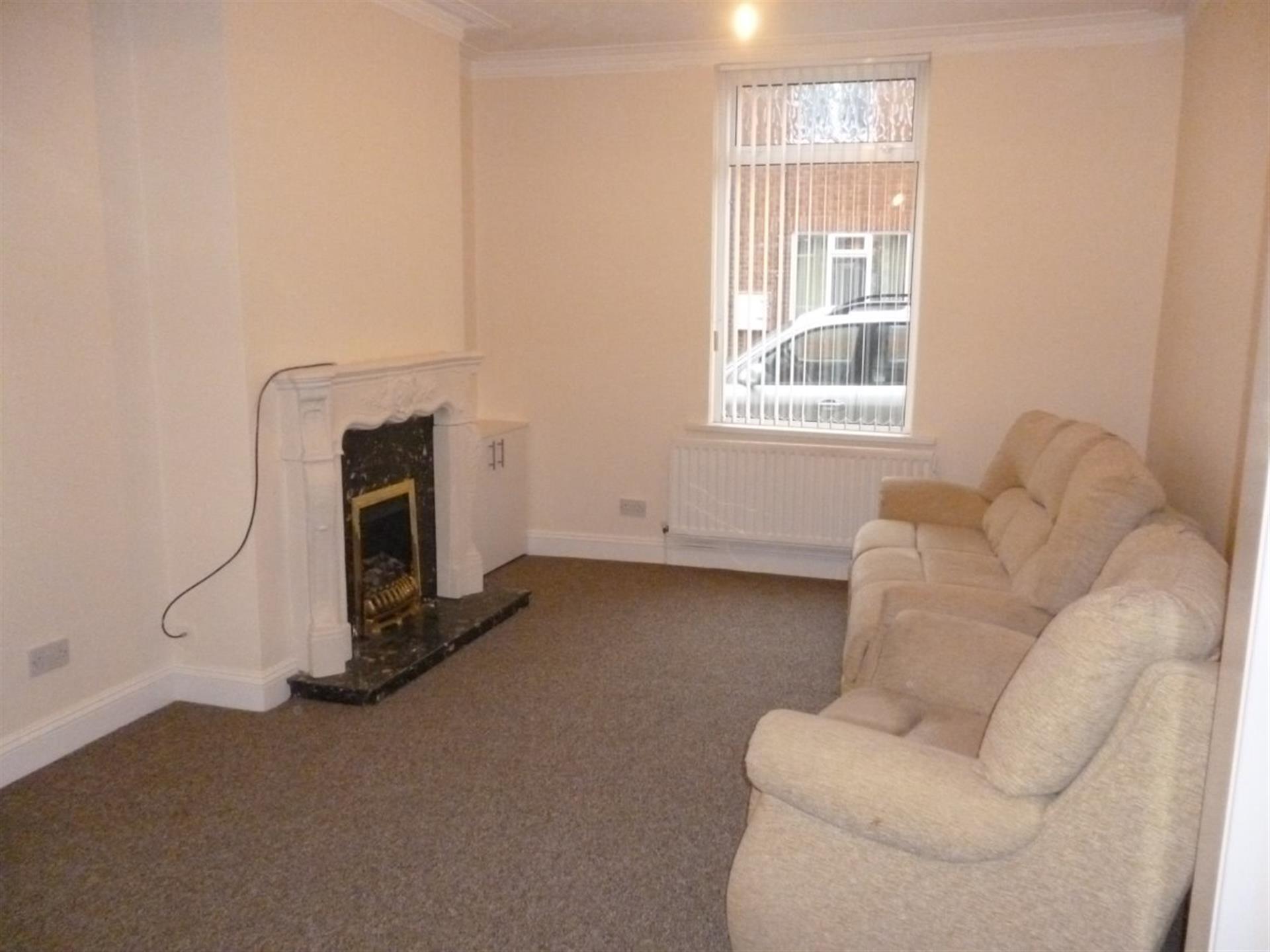 2 bedroom terraced house To Let in Bishop Auckland - photograph 3.