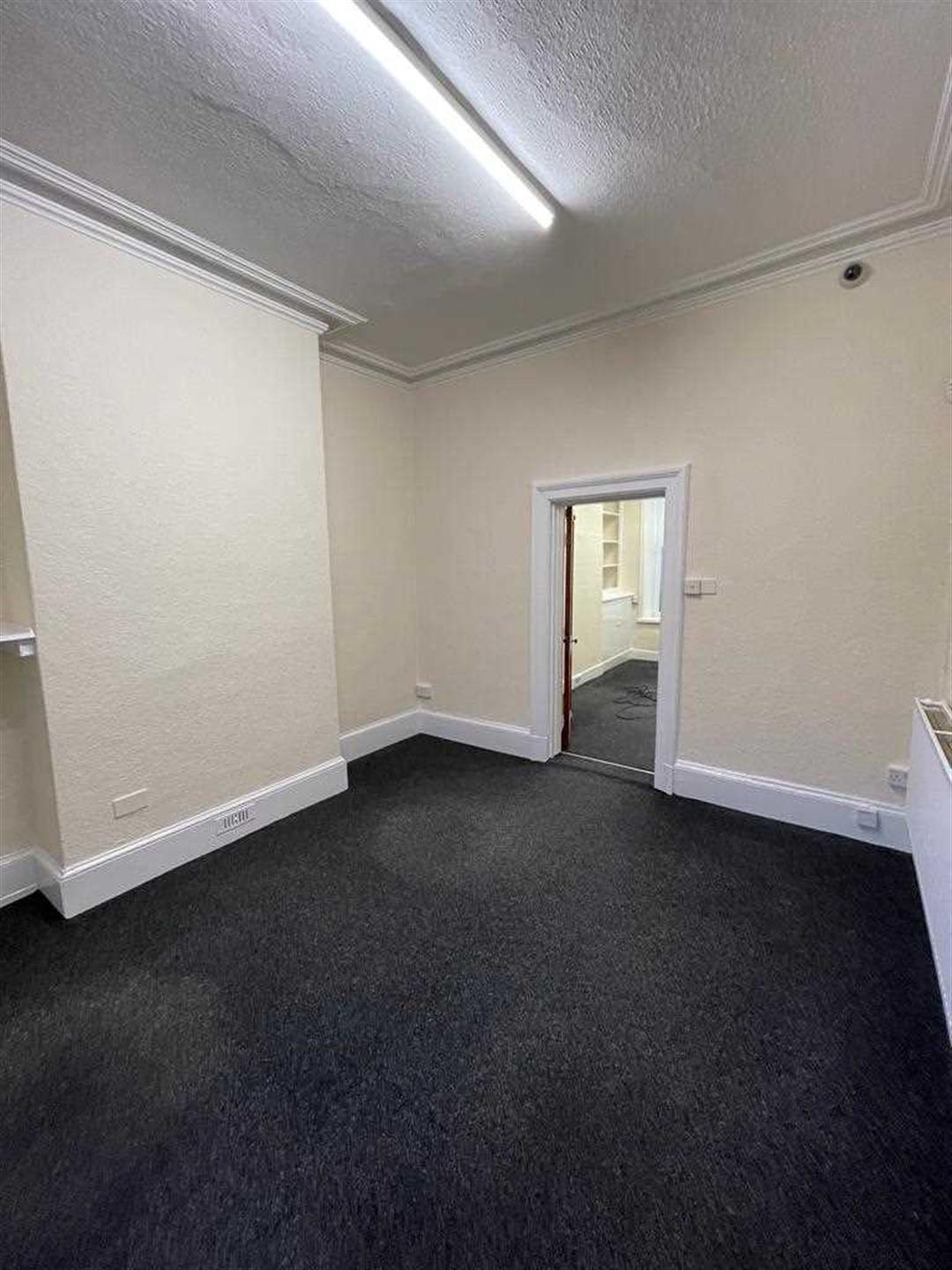 Commercial Property To Rent - Image 4
