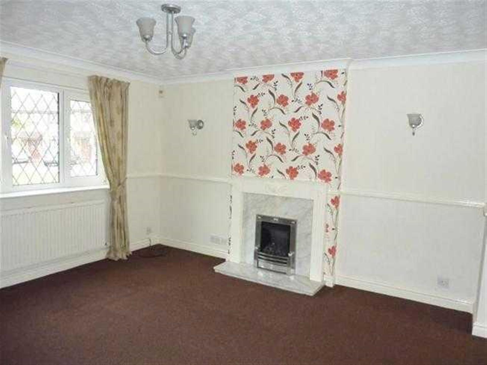 3 Bedroom Semi-detached House To Rent - Lounge