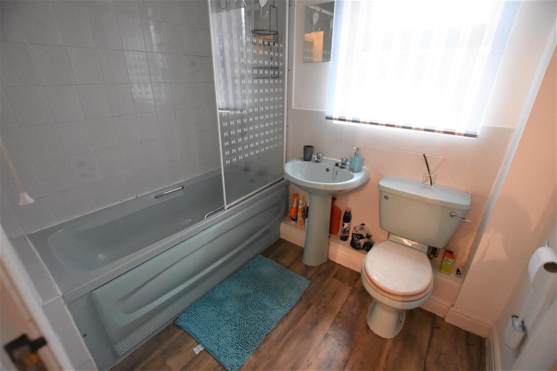 1 Bedroom Apartment Flat / Apartment To Rent - Bathroom