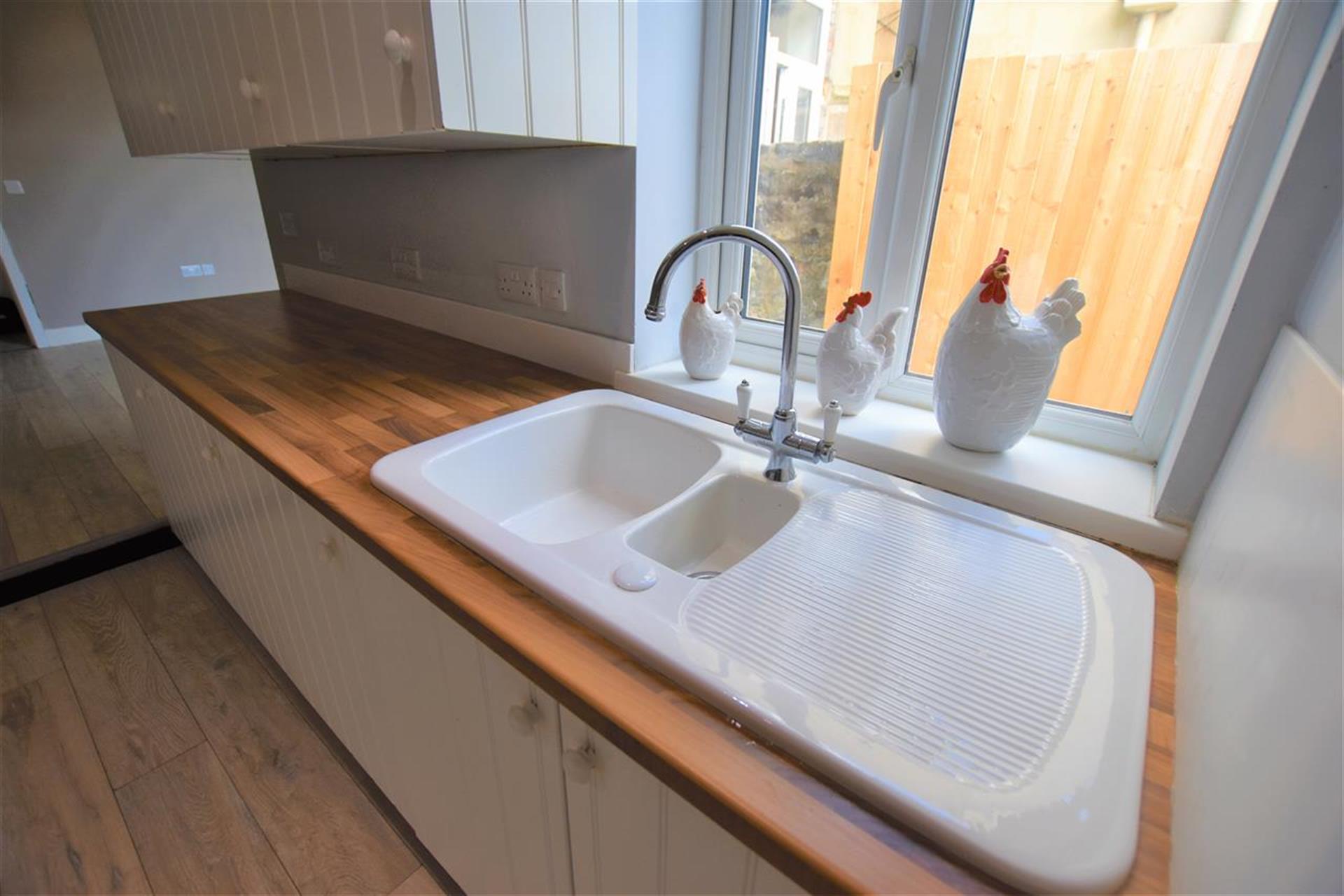 3 Bedroom End Terraced House For Sale - Kitchen