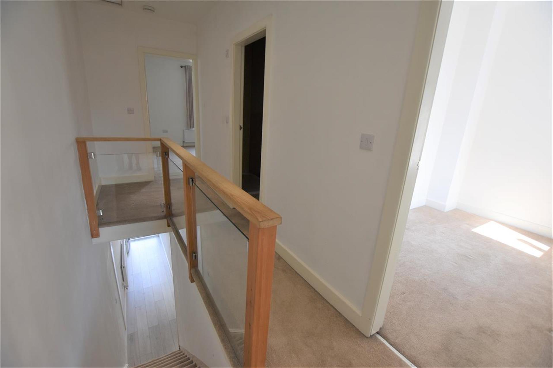 3 Bedroom End Terraced House For Sale - Hallway