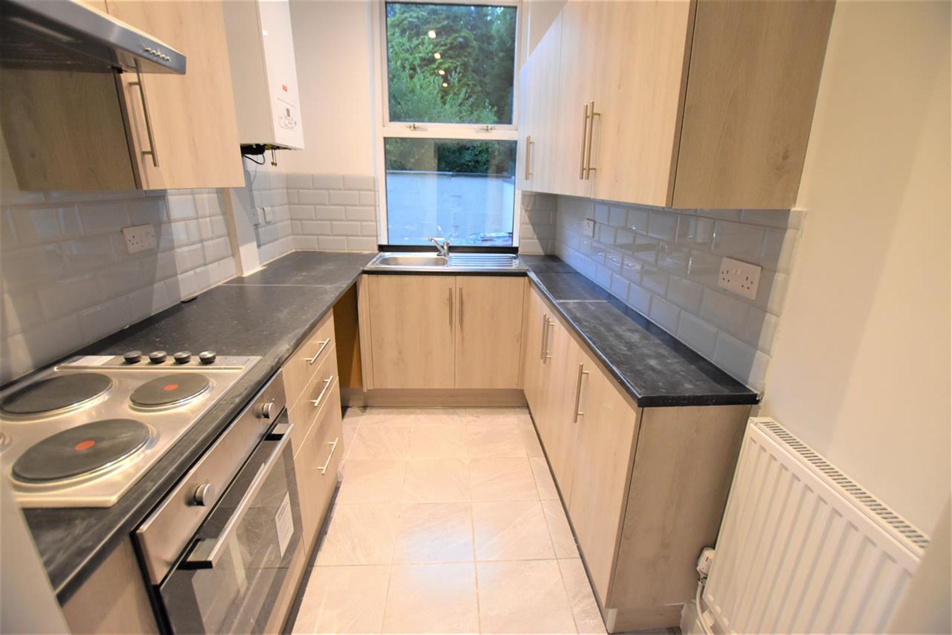 2 Bedroom Terraced House To Rent - Kitchen