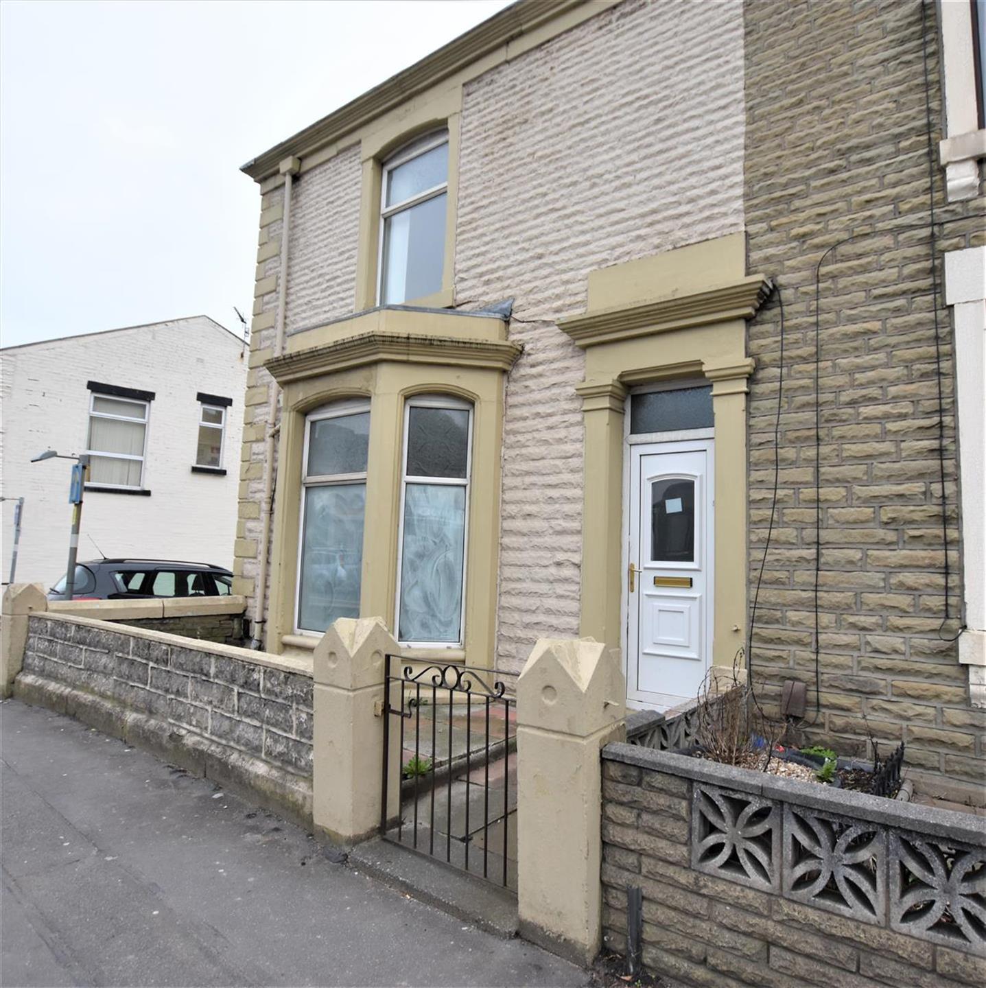 3 Bedroom End Terraced House To Rent - External