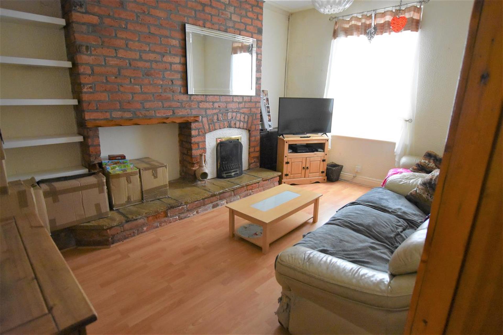 2 Bedroom Terraced House For Sale - Reception Room