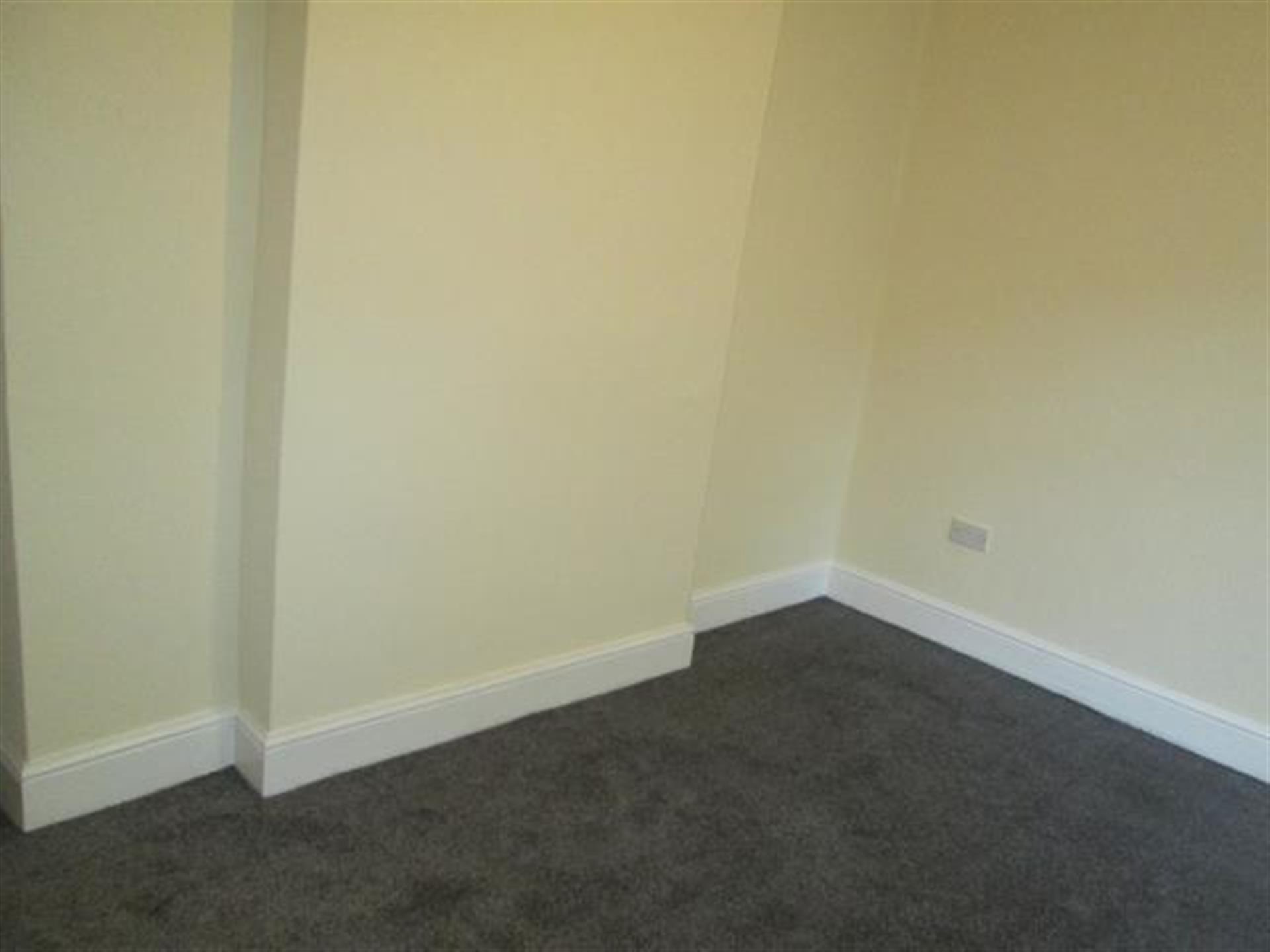 2 Bedroom Terraced House To Rent - Image 1