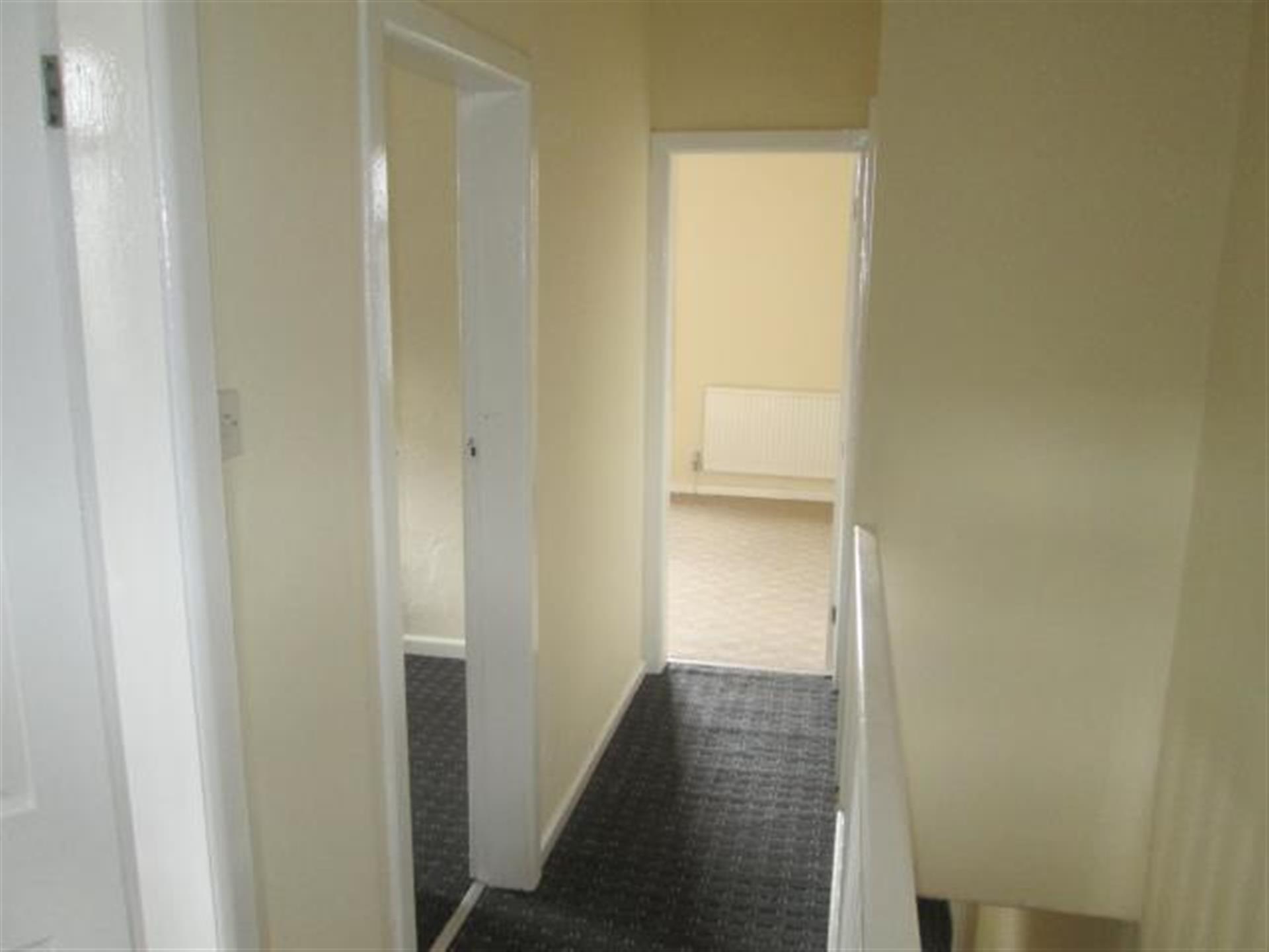 2 Bedroom Terraced House To Rent - Image 3
