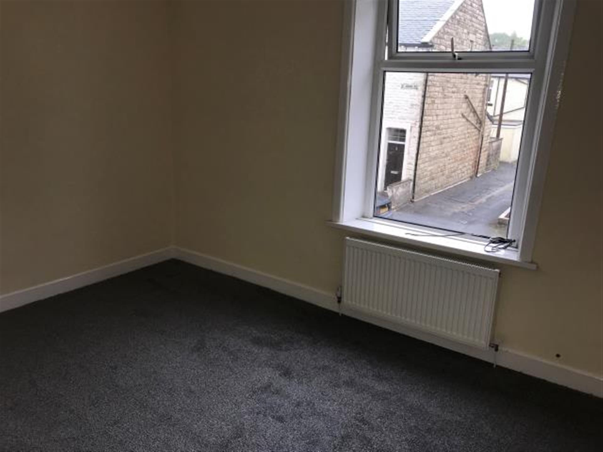 2 Bedroom Terraced House To Rent - Image 4