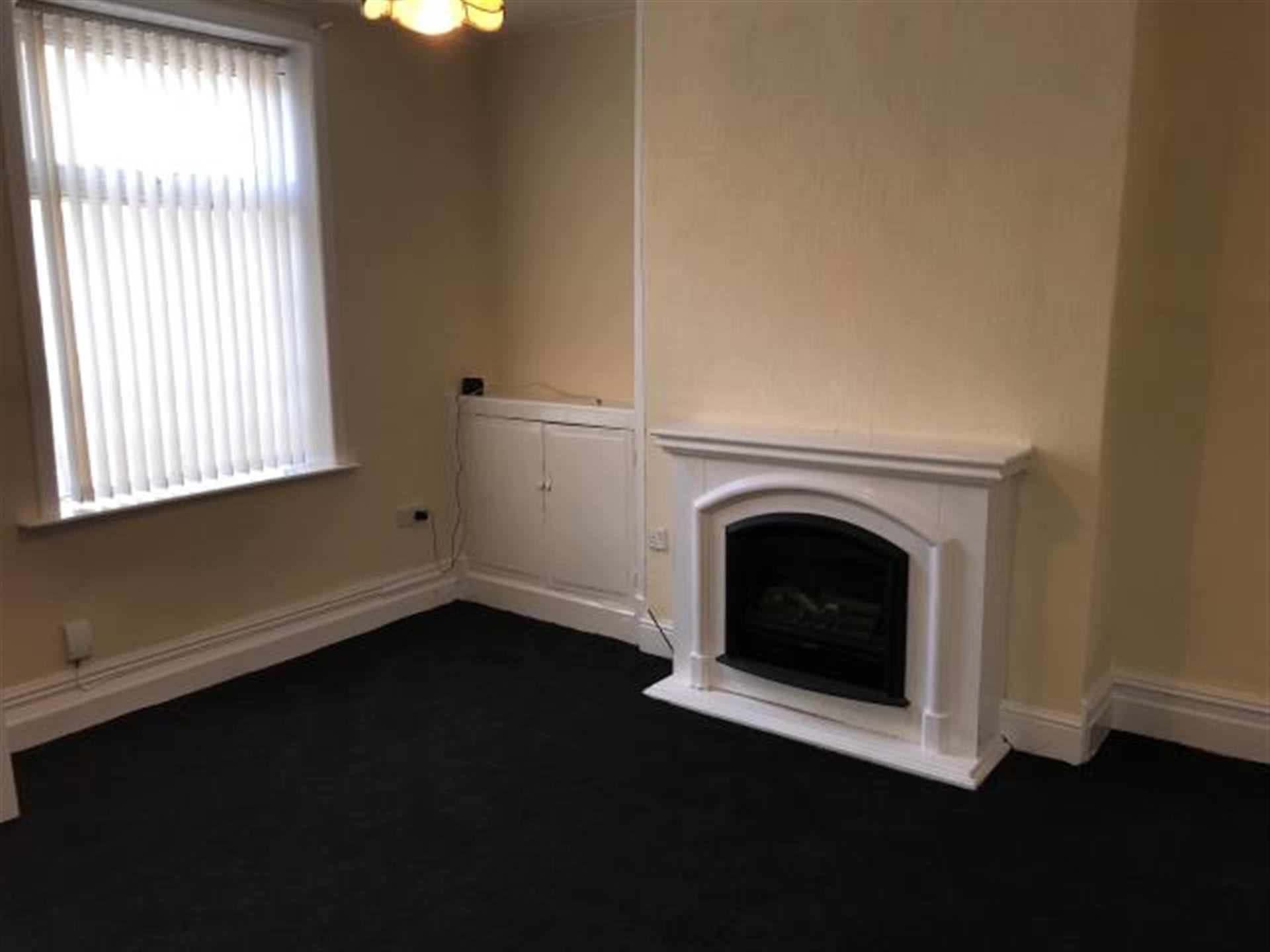 2 Bedroom Terraced House To Rent - Image 2