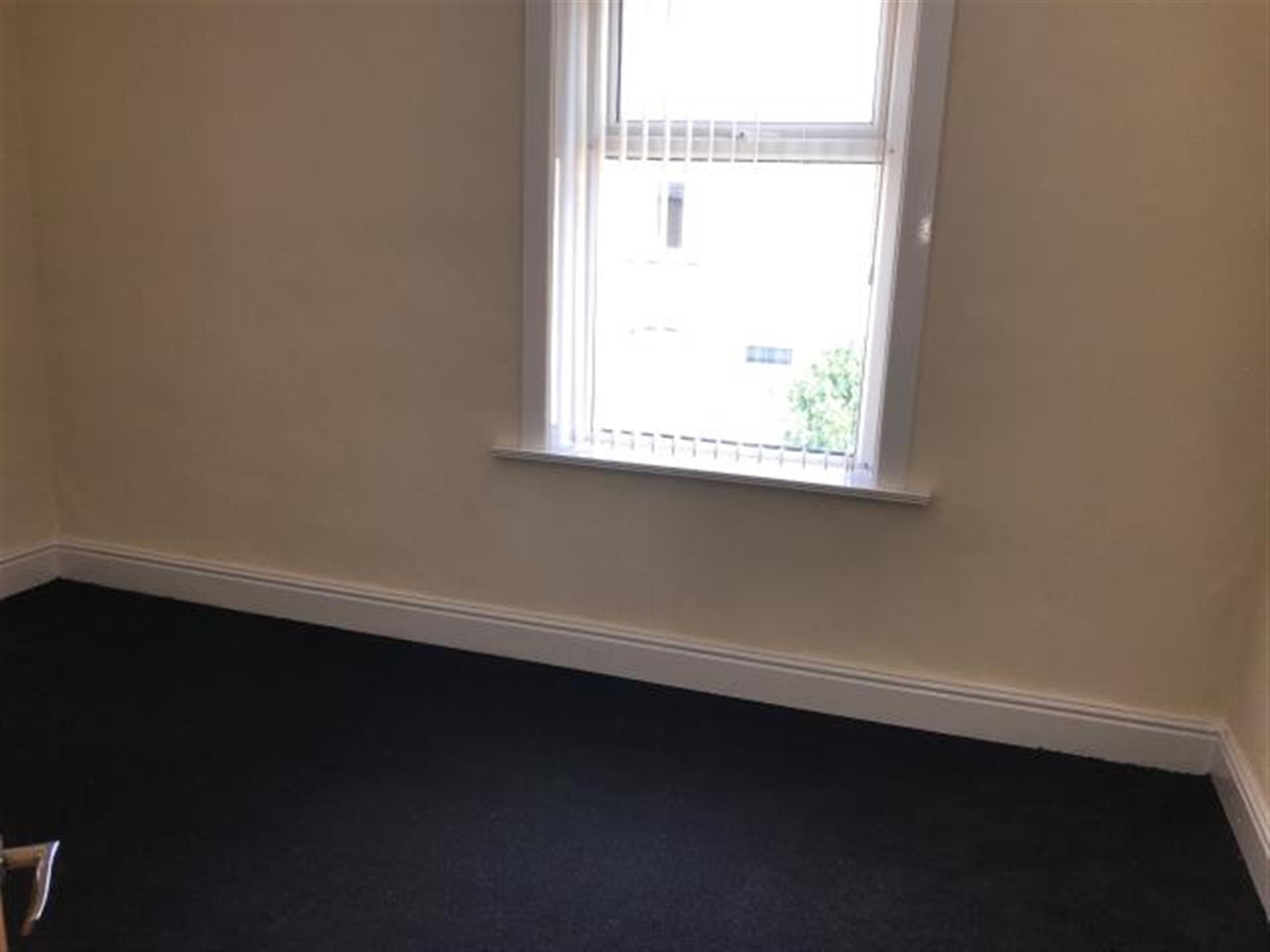 2 Bedroom Terraced House To Rent - Image 4