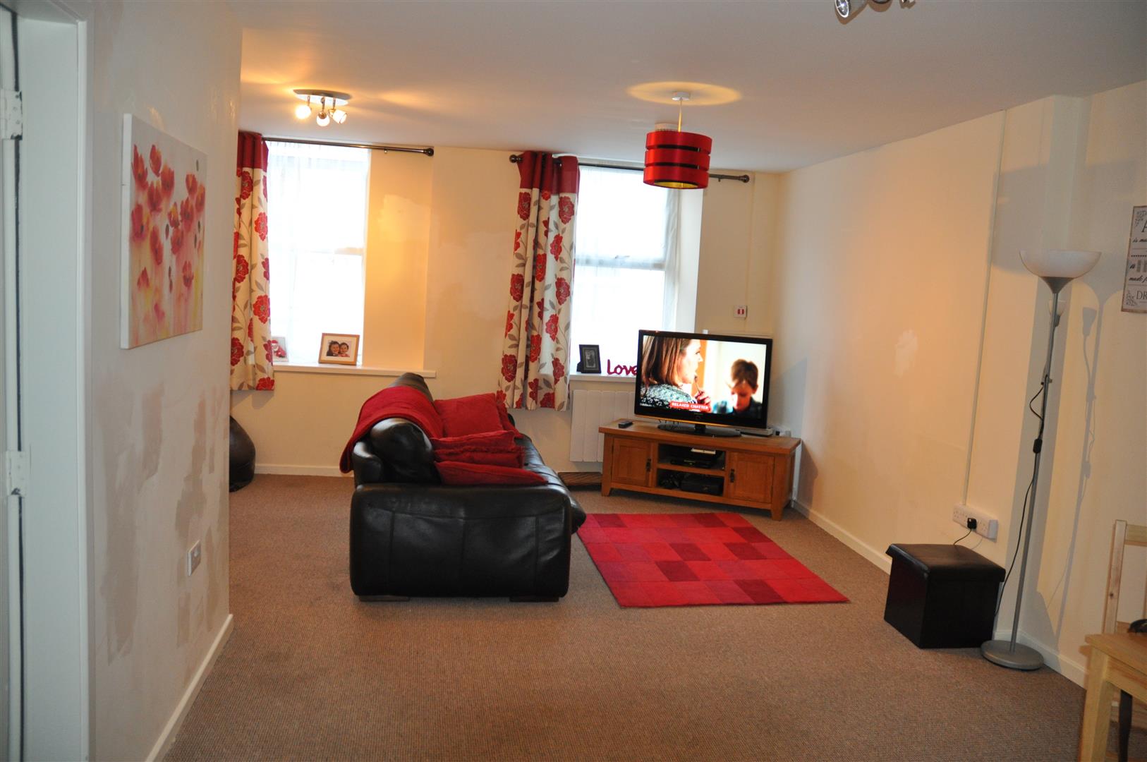 3 bedroom apartment flat/apartment To Let in Holyhead - Property photograph.
