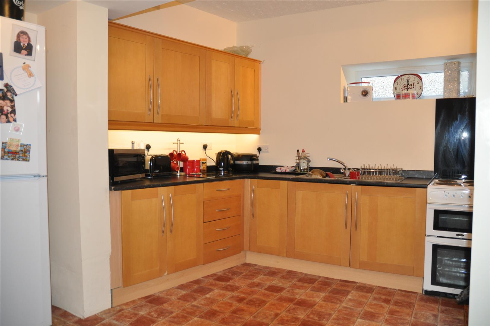 3 bedroom apartment flat/apartment To Let in Holyhead - Property photograph.