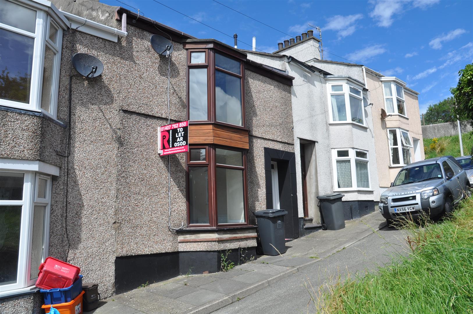 3 bedroom mid terraced house To Let in Holyhead - Image.
