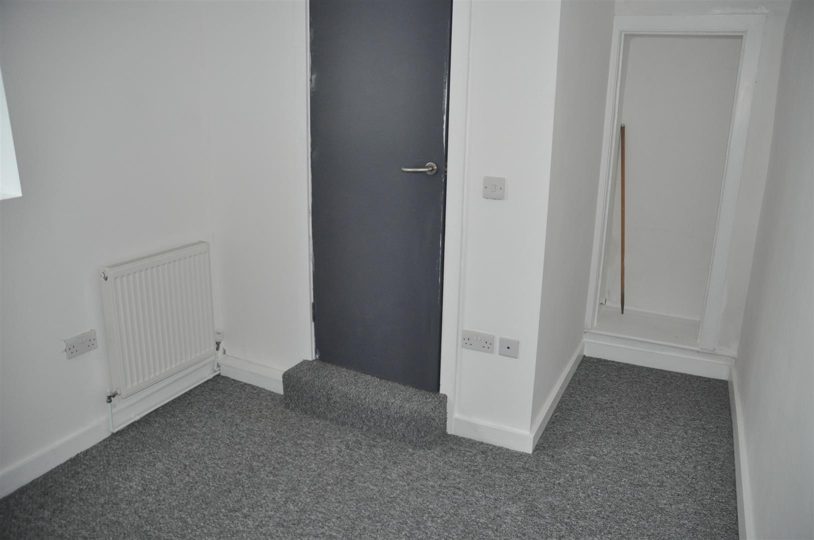 2 bedroom barn conversion house To Let in Holyhead - Property photograph.