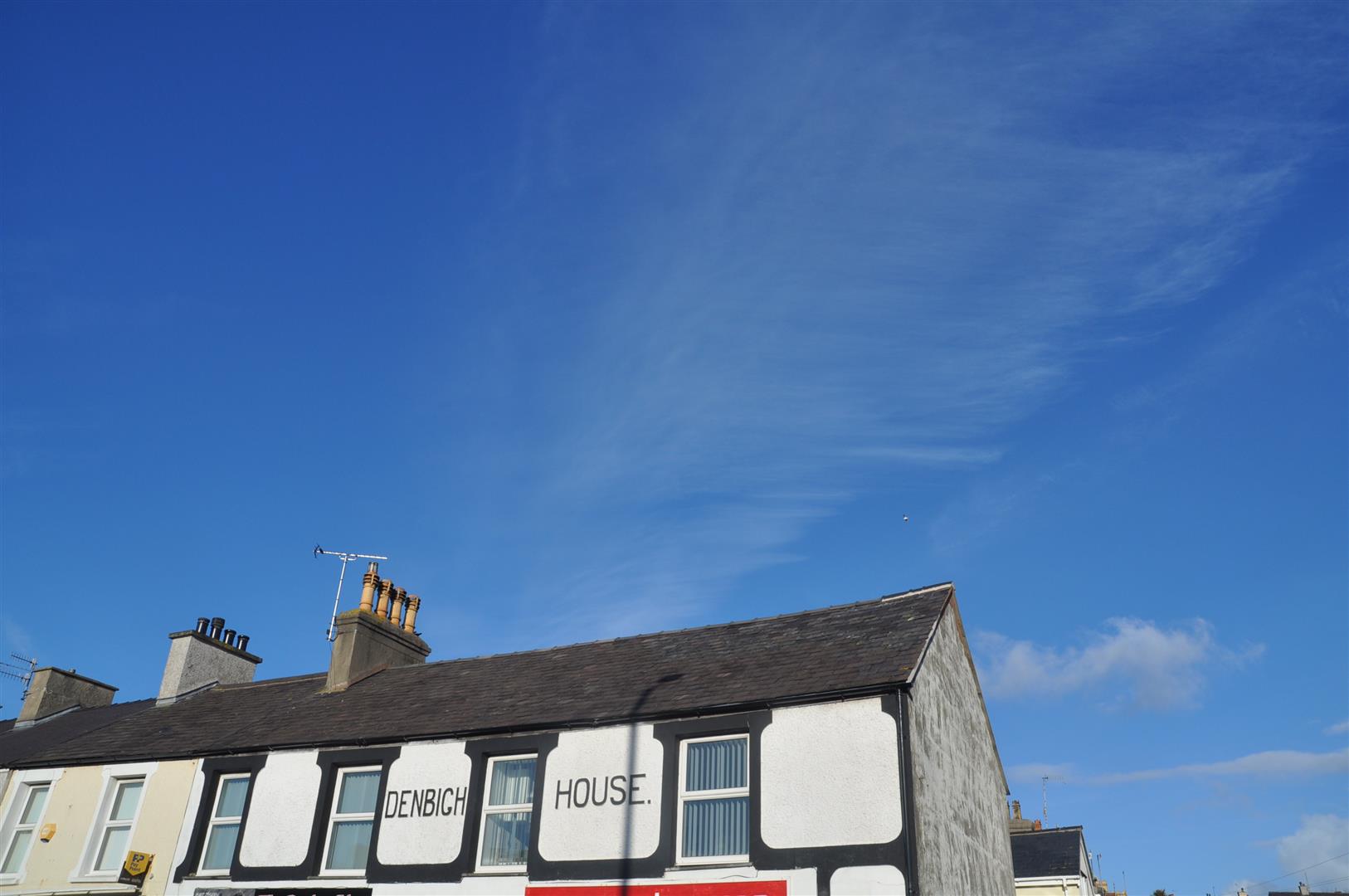 2 bedroom barn conversion house To Let in Holyhead - Property photograph.