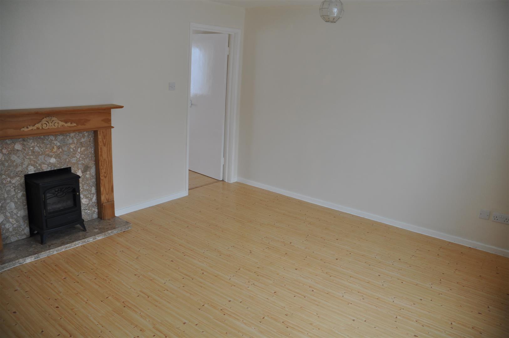 3 bedroom semi-detached house To Let in Holyhead - Property photograph.
