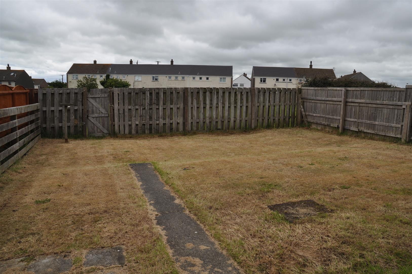 3 bedroom semi-detached house To Let in Holyhead - Image.