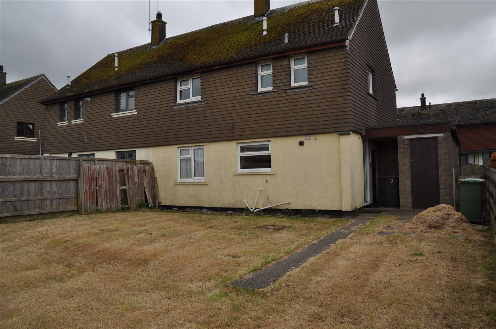 3 bedroom semi-detached house To Let in Holyhead - Image.