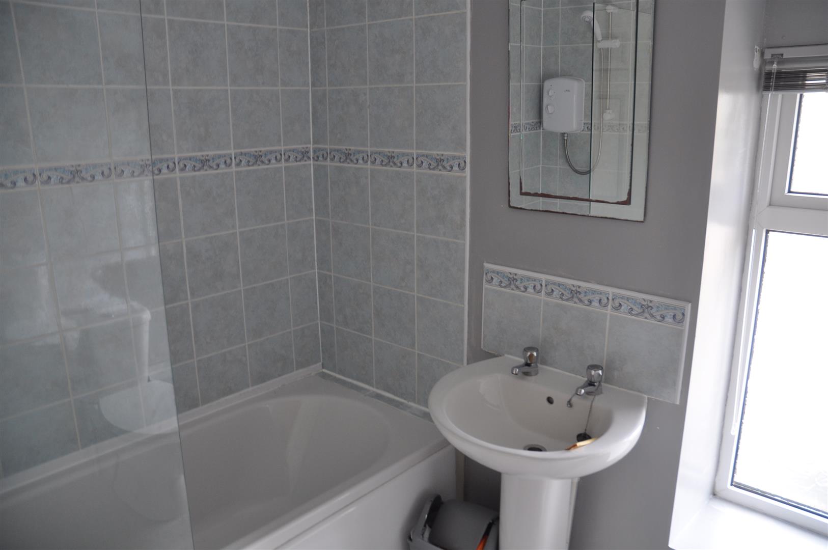 2 bedroom barn conversion house To Let in Holyhead - Image.