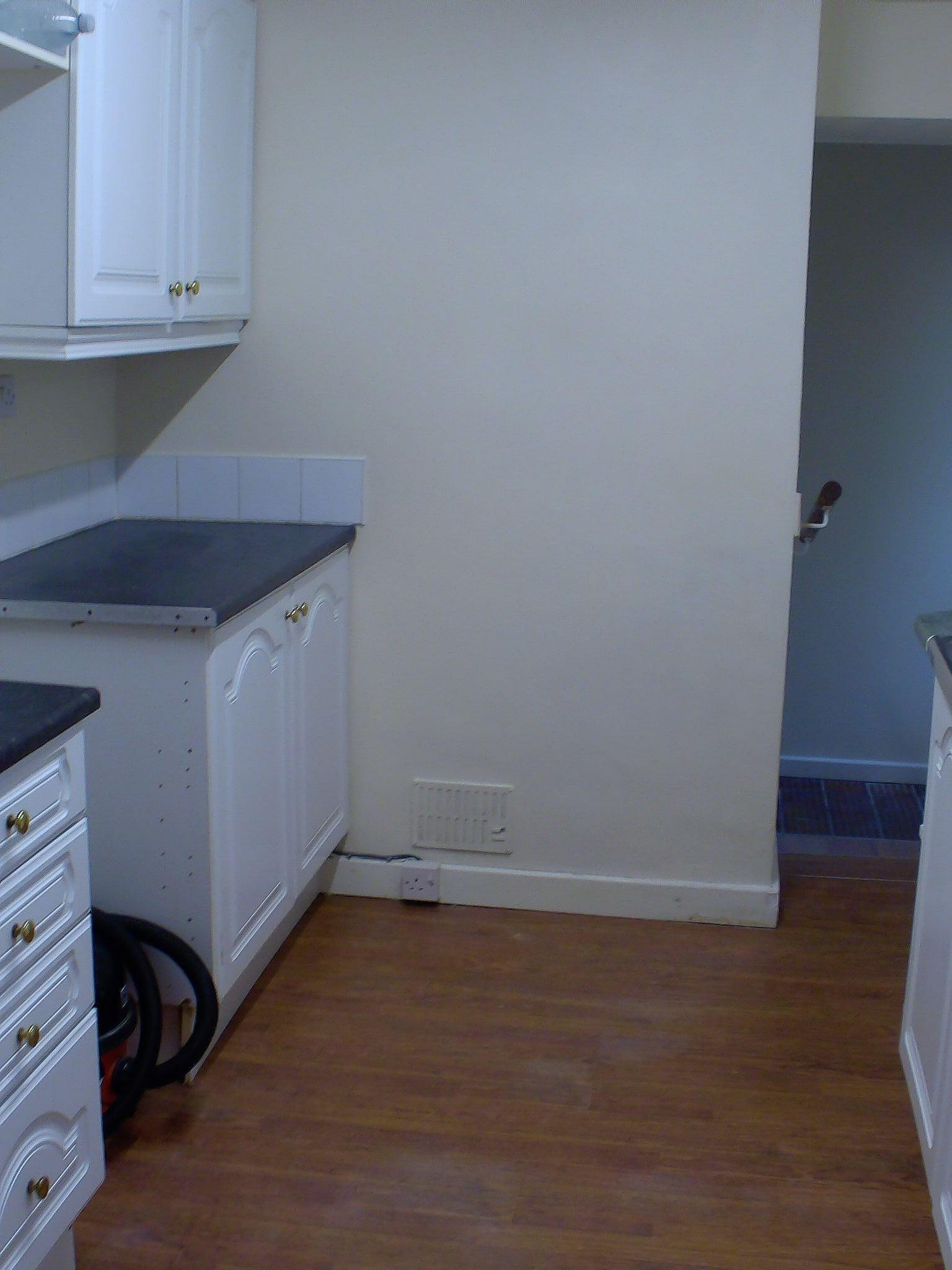 3 bedroom mid terraced house To Let in Holyhead - Photograph 4.