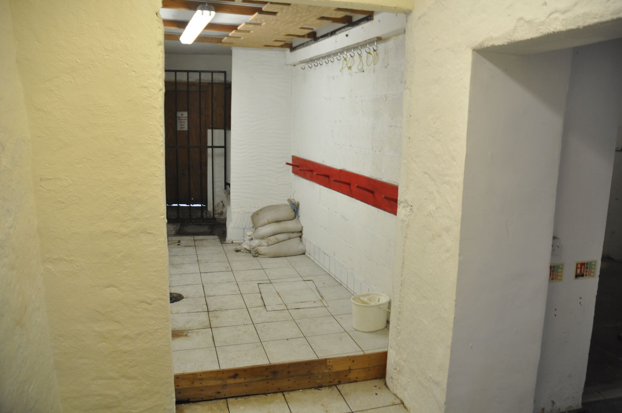 Shop For Sale in Holyhead - Photograph 6.