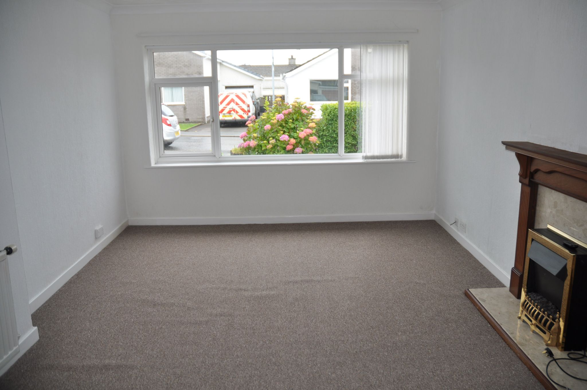 2 bedroom detached bungalow To Let in Tyn-y-gongl - Property photograph.