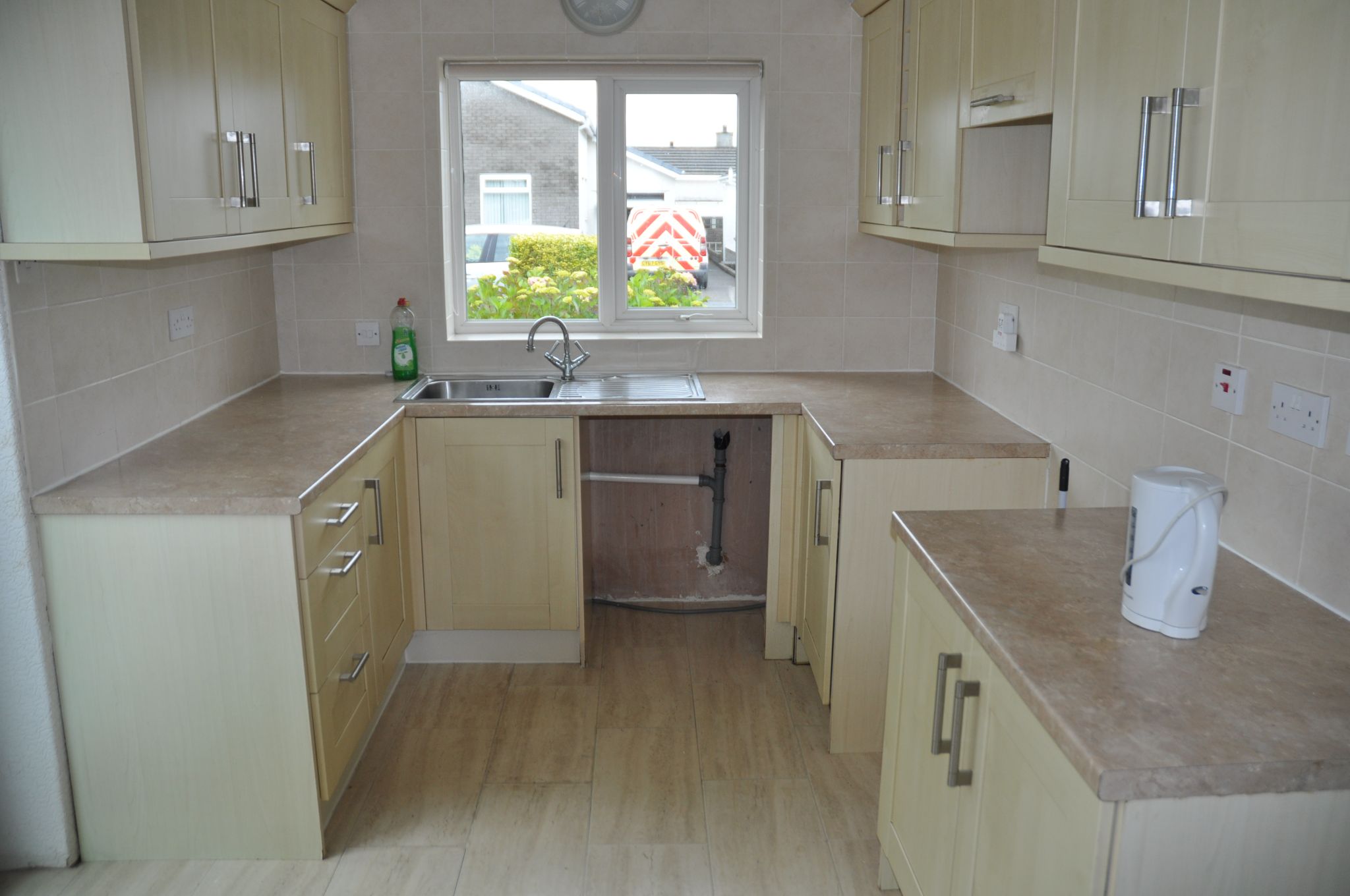 2 bedroom detached bungalow To Let in Tyn-y-gongl - Property photograph.
