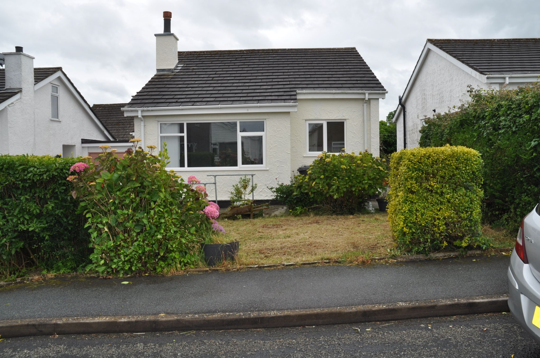 2 bedroom detached bungalow To Let in Tyn-y-gongl - Property photograph.