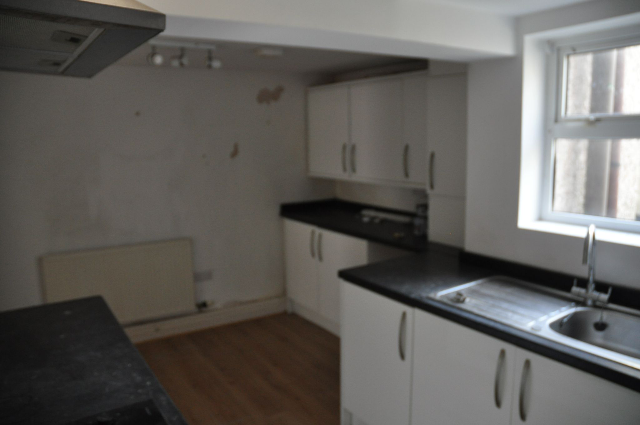2 bedroom mid terraced house For Sale in Holyhead - Photograph 4.