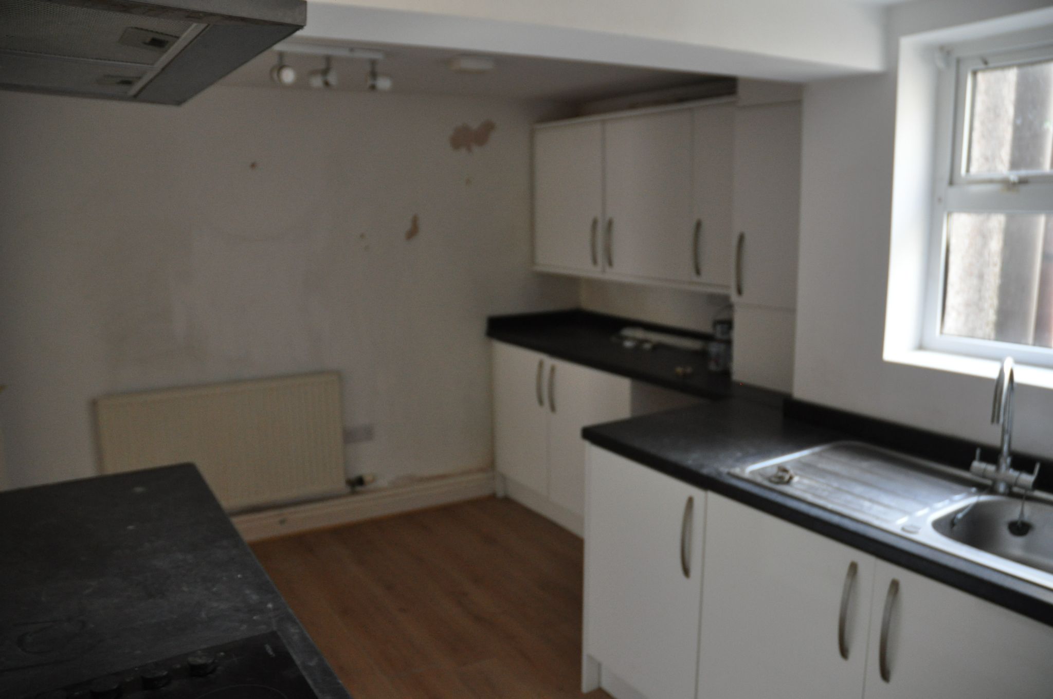 2 bedroom mid terraced house For Sale in Holyhead - Photograph 5.