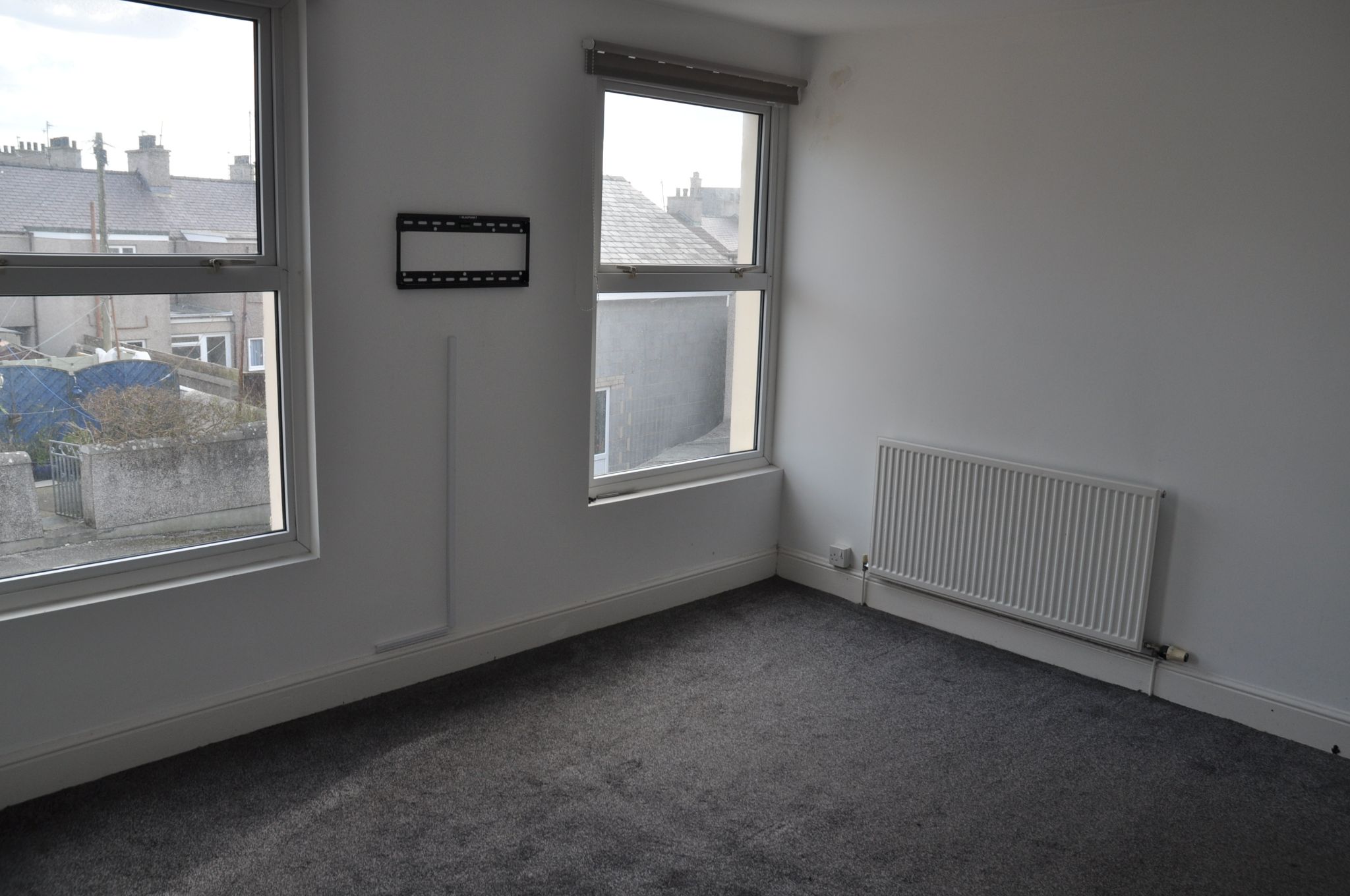2 bedroom mid terraced house For Sale in Holyhead - Photograph 6.