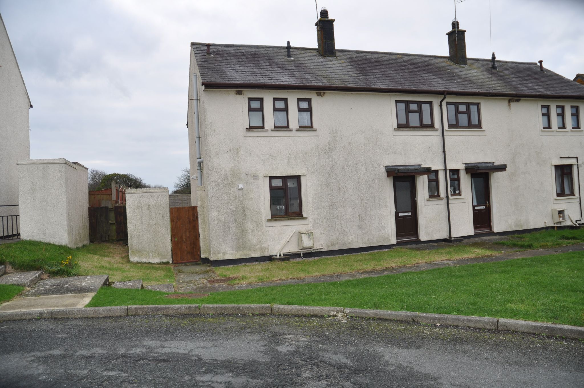 3 bedroom semi-detached house To Let in Holyhead - Property photograph.