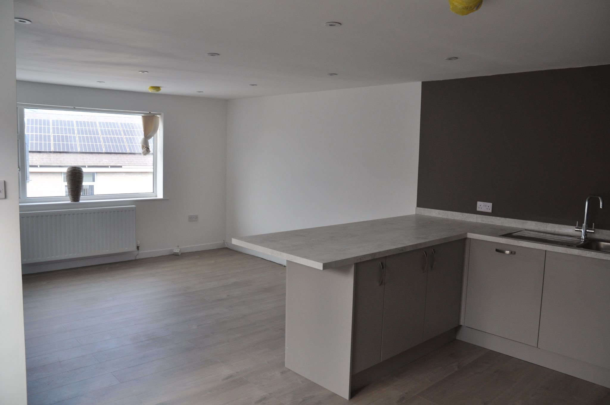 3 bedroom apartment flat/apartment To Let in Amlwch - Property photograph.