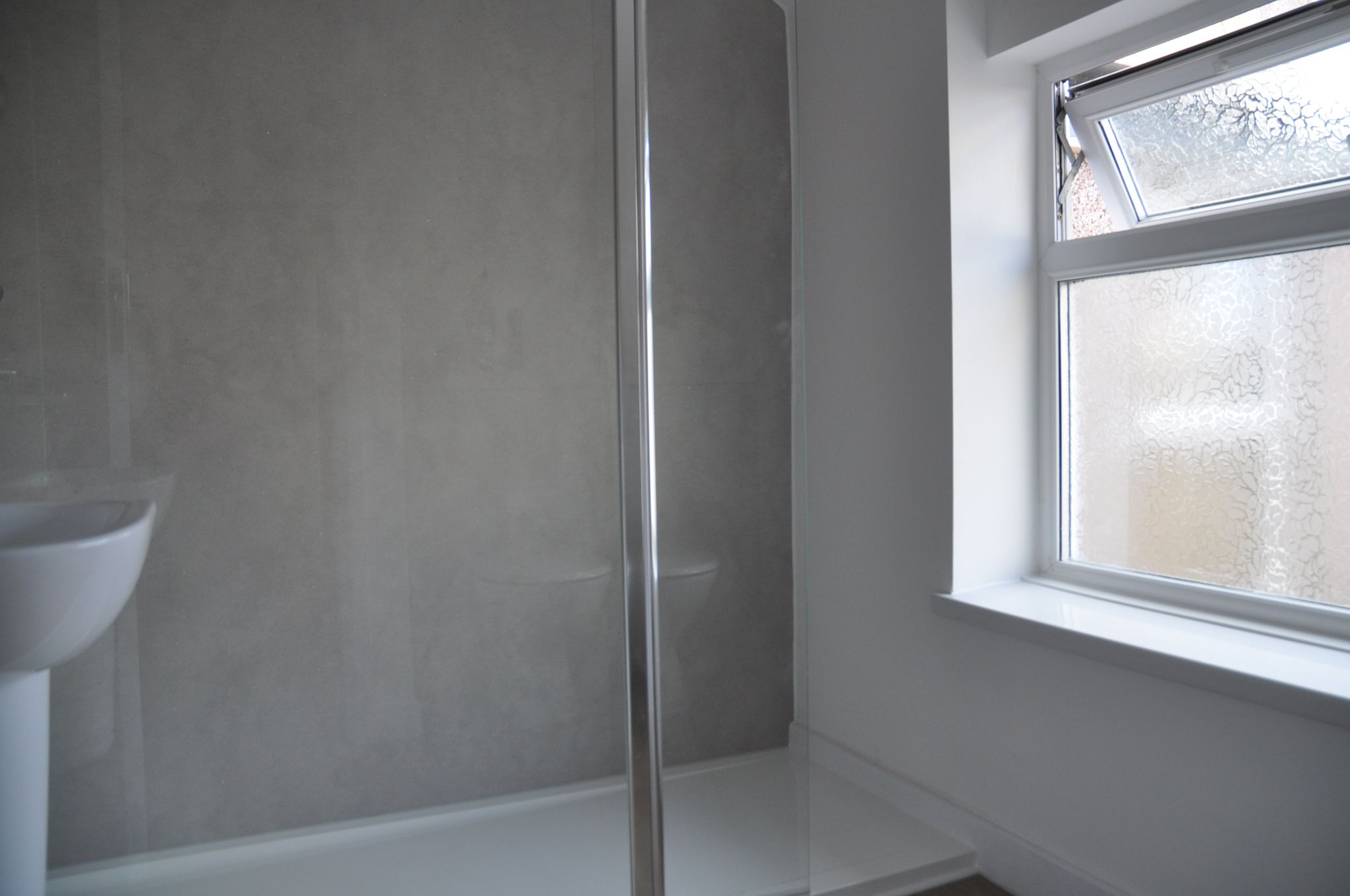 3 bedroom apartment flat/apartment To Let in Amlwch - Photograph 5.