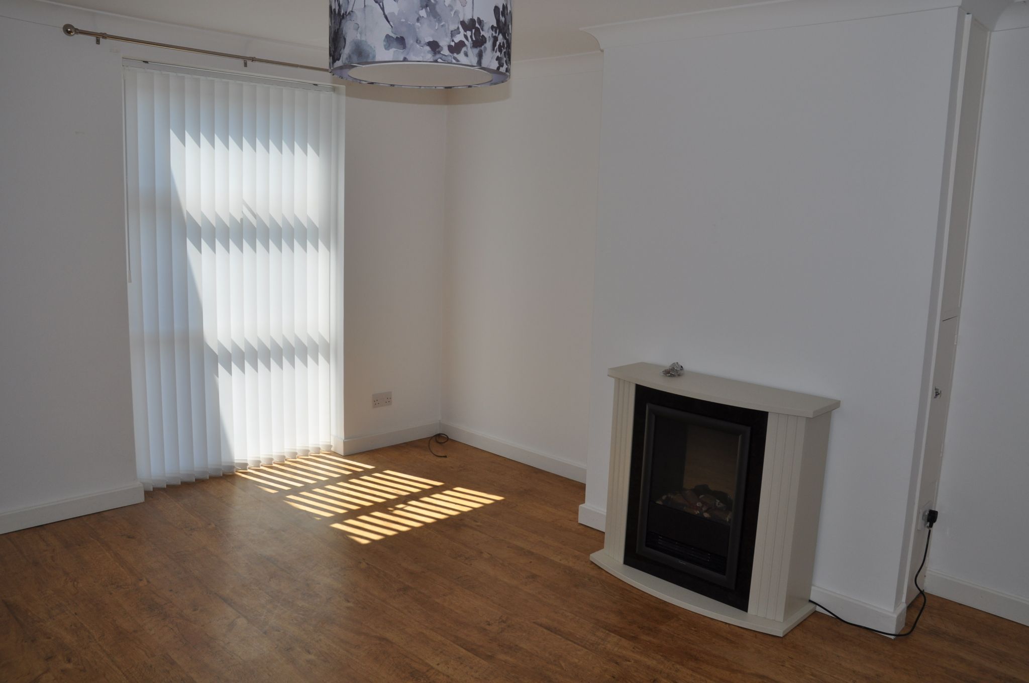 3 bedroom semi-detached house To Let in Holyhead - Photograph 4.