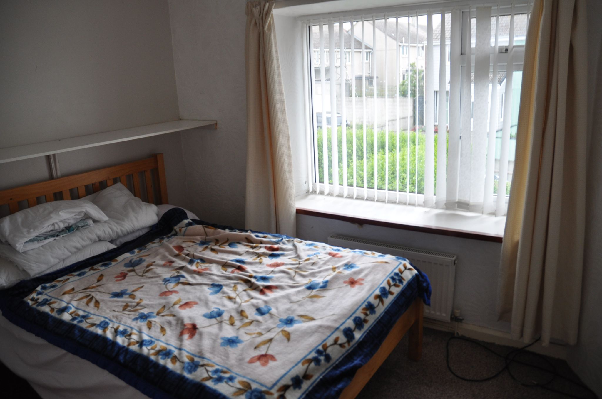 4 bedroom semi-detached house For Sale in Holyhead - Photograph 7.